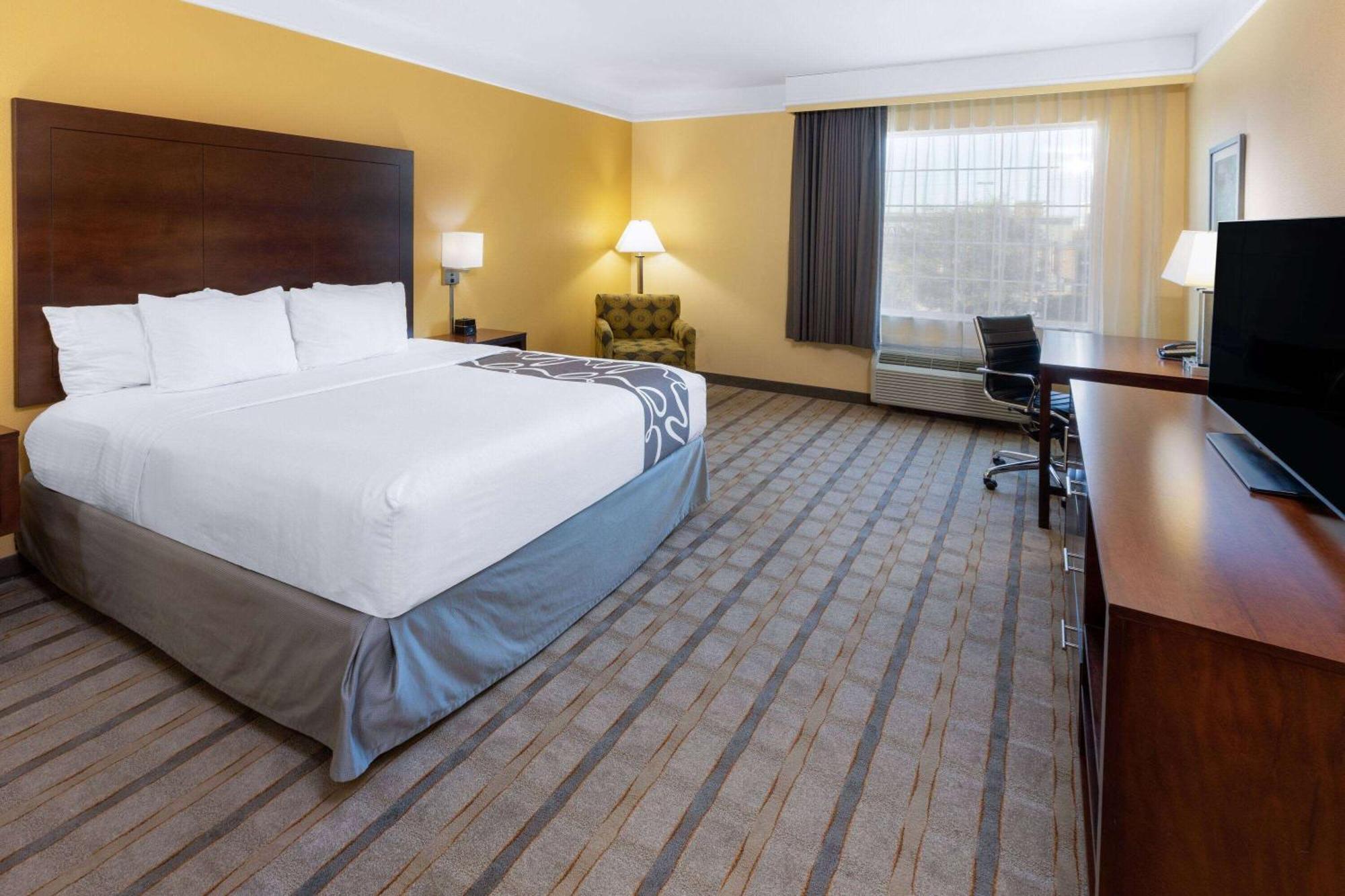 La Quinta By Wyndham Houston Nw Beltway8/westrd