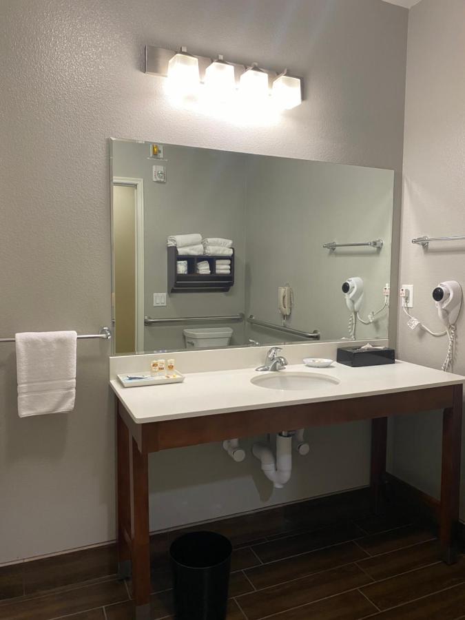 La Quinta By Wyndham Houston Nw Beltway8/westrd Hotel